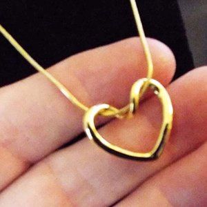 STYLIZED CONTEMPORARY GOLDEN HEART PENDANT NECKLACE  **NEW** 66